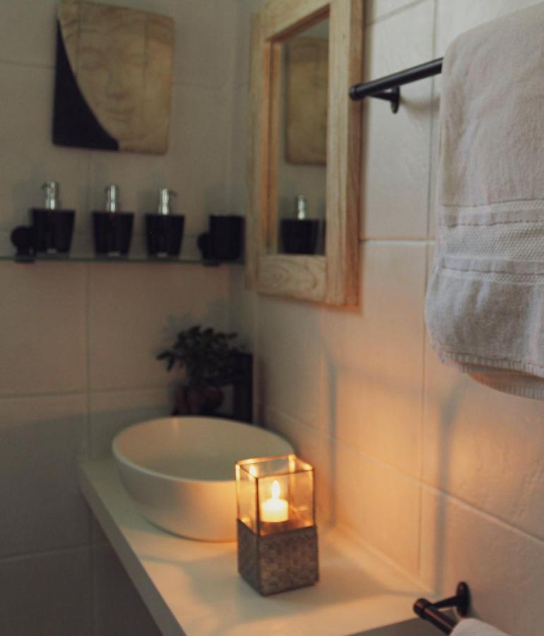 Alluring Self Catering 2 Bedroom Villa At Bokmakierie Villas Windhoek Dış mekan fotoğraf