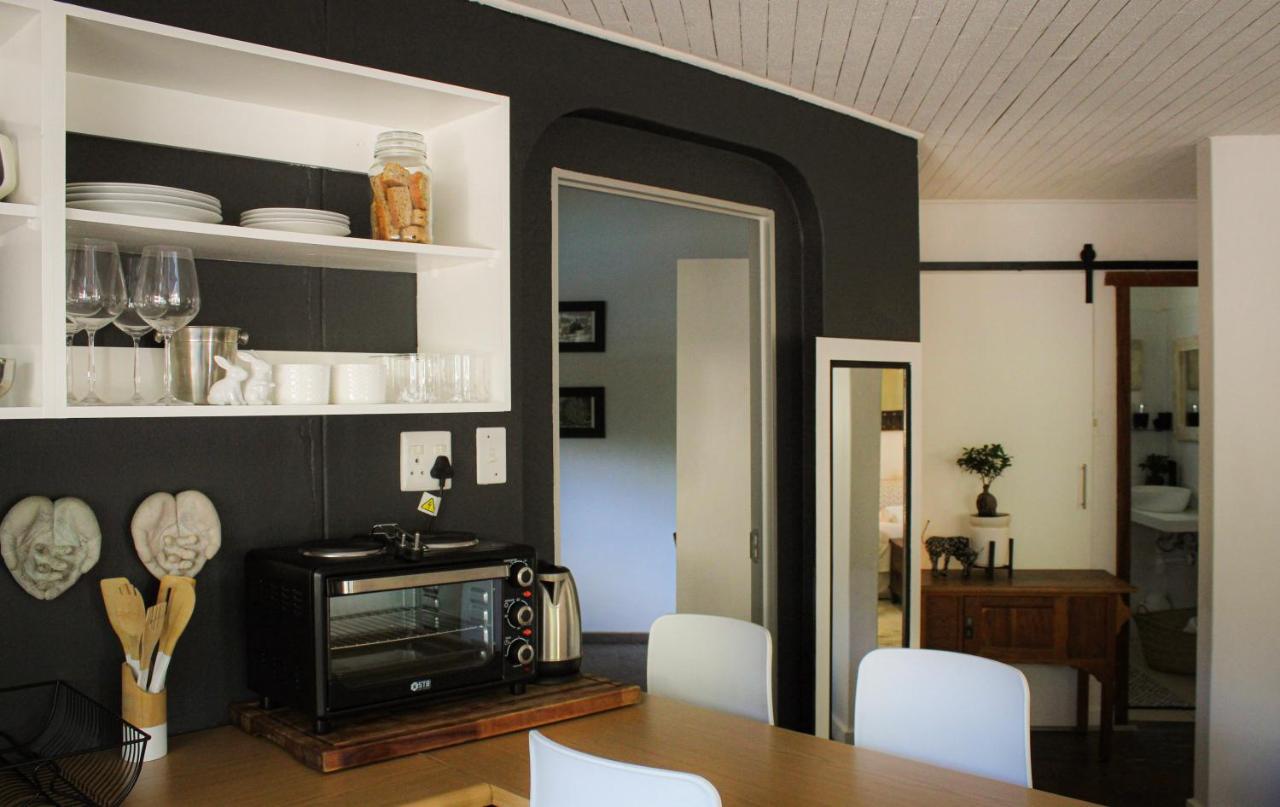 Alluring Self Catering 2 Bedroom Villa At Bokmakierie Villas Windhoek Dış mekan fotoğraf