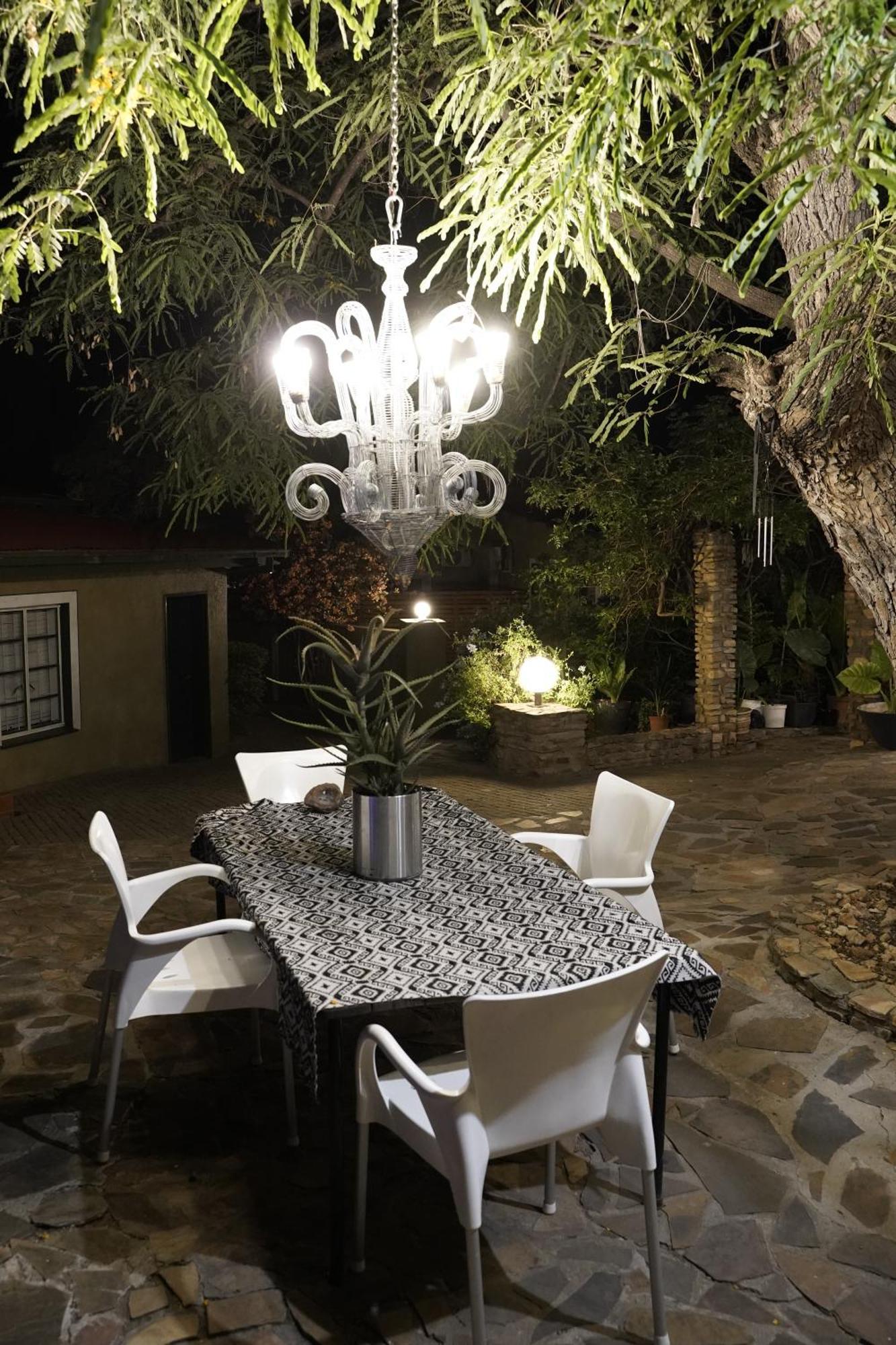 Alluring Self Catering 2 Bedroom Villa At Bokmakierie Villas Windhoek Dış mekan fotoğraf